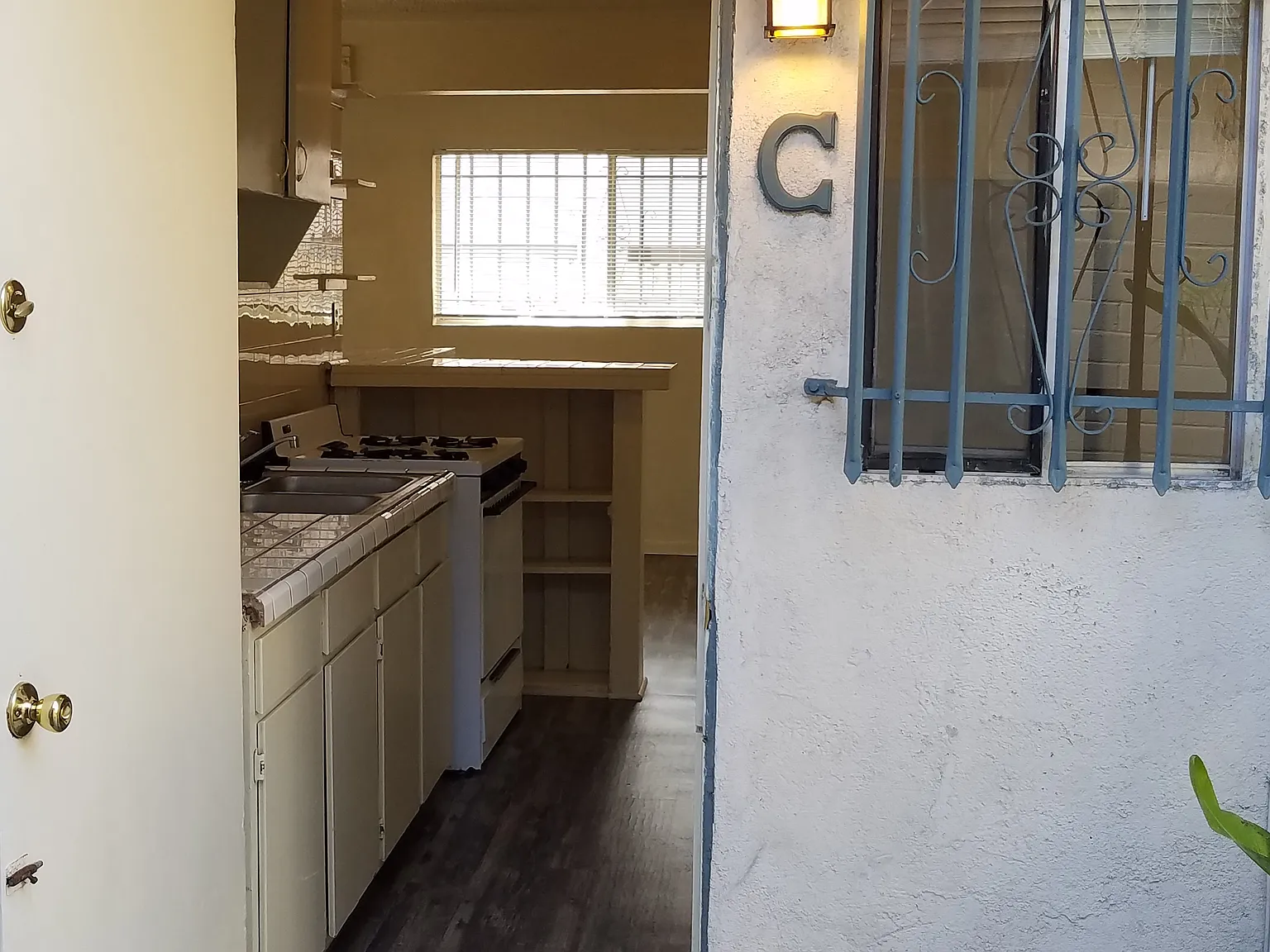 Studio, 350 sqft, $1,950 — Photo 1