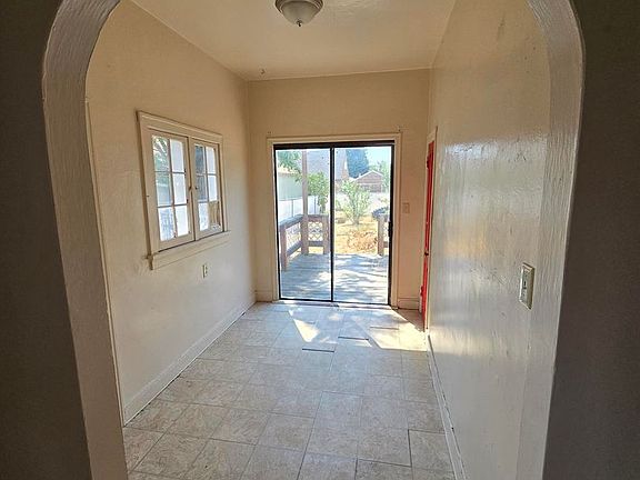 4th image of 1634 E Heroy Ave