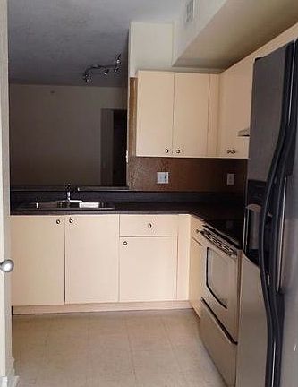 4th image of 2548 Centergate Dr #Aventine
