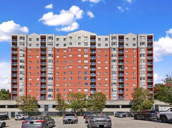30 Chapman Ct #1204, London, ON N6G 4Y4