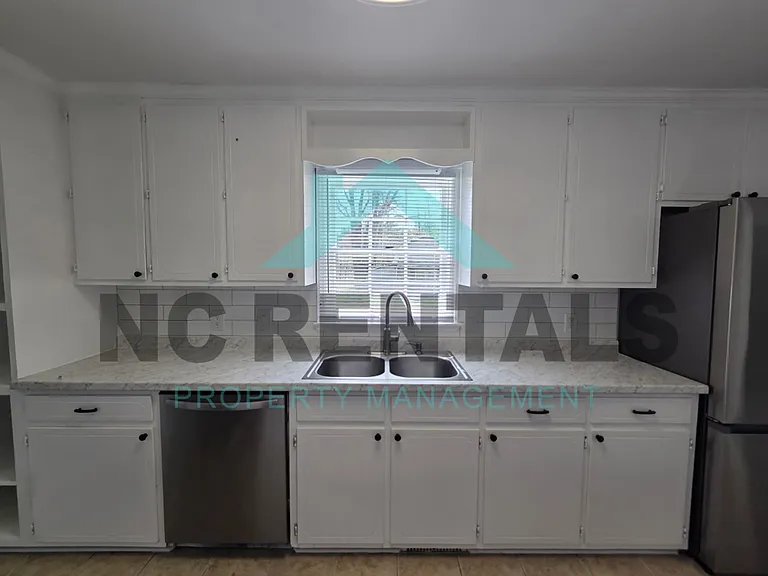 2300 Carlford Rd — Photo 8