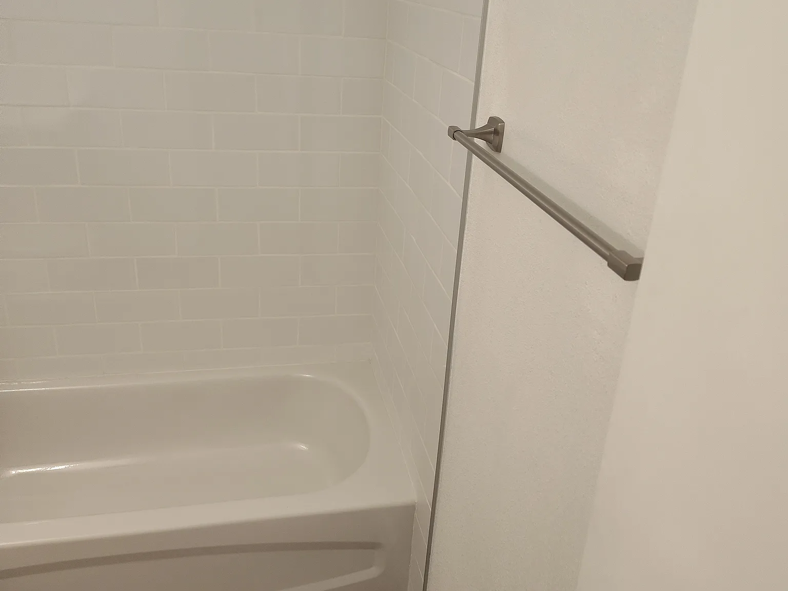 2 bed, 1.5 bath, 1200 sqft, $1,650 — Photo 4
