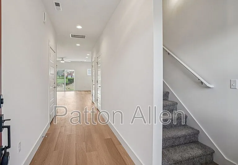 17 Bolton St — Photo 2
