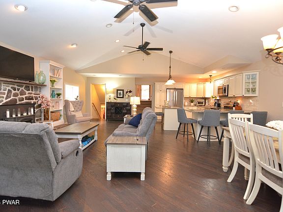 4th image of 132 River Rd