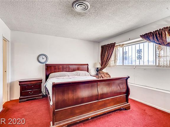 5th image of 1717 Manhattan Dr