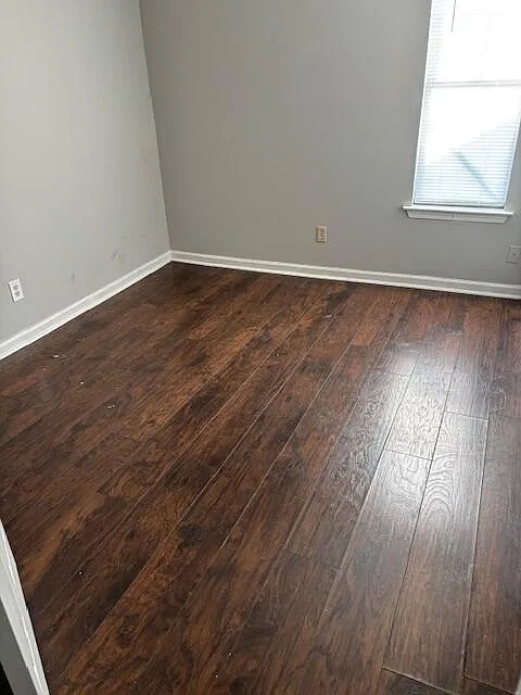 3 bed, 1.0 bath, 927 sqft, $900 — Photo 4