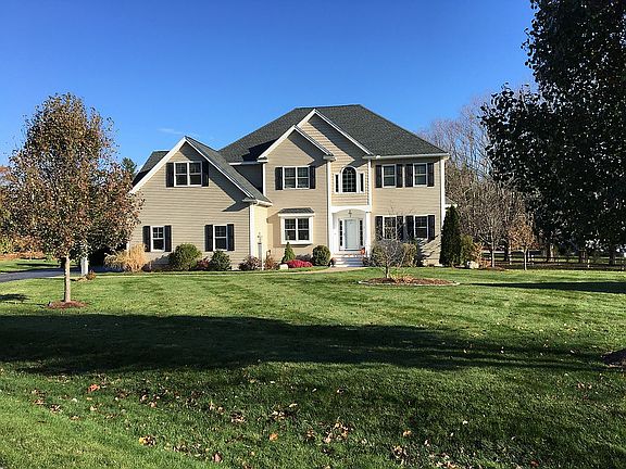 2nd image of 5 Cranberry Dr