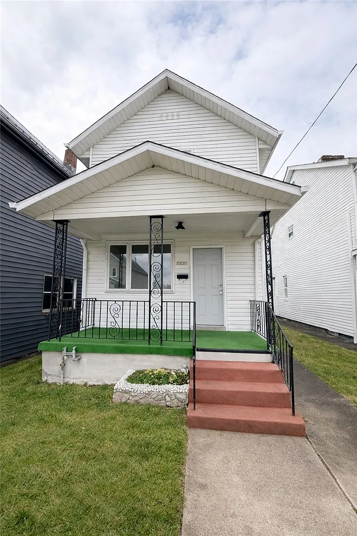 1631 3rd Ave photo 1