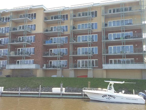 2nd image of 815 Wells St Unit 304
