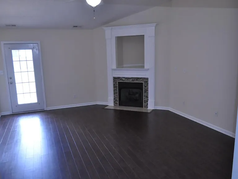 hardwoord floor living room