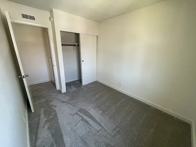 9856 Continental Dr — Photo 12