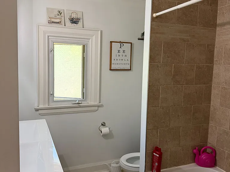 94 Roxborough Ave — Photo 20