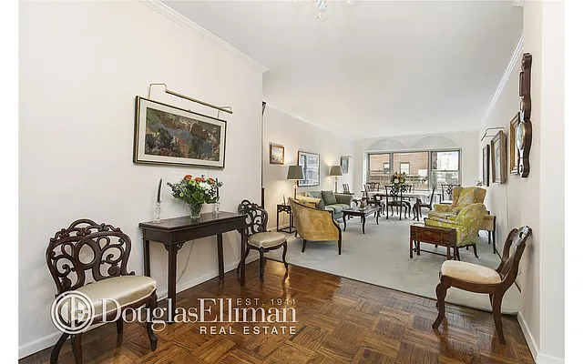 Sold by Douglas Elliman | media 21