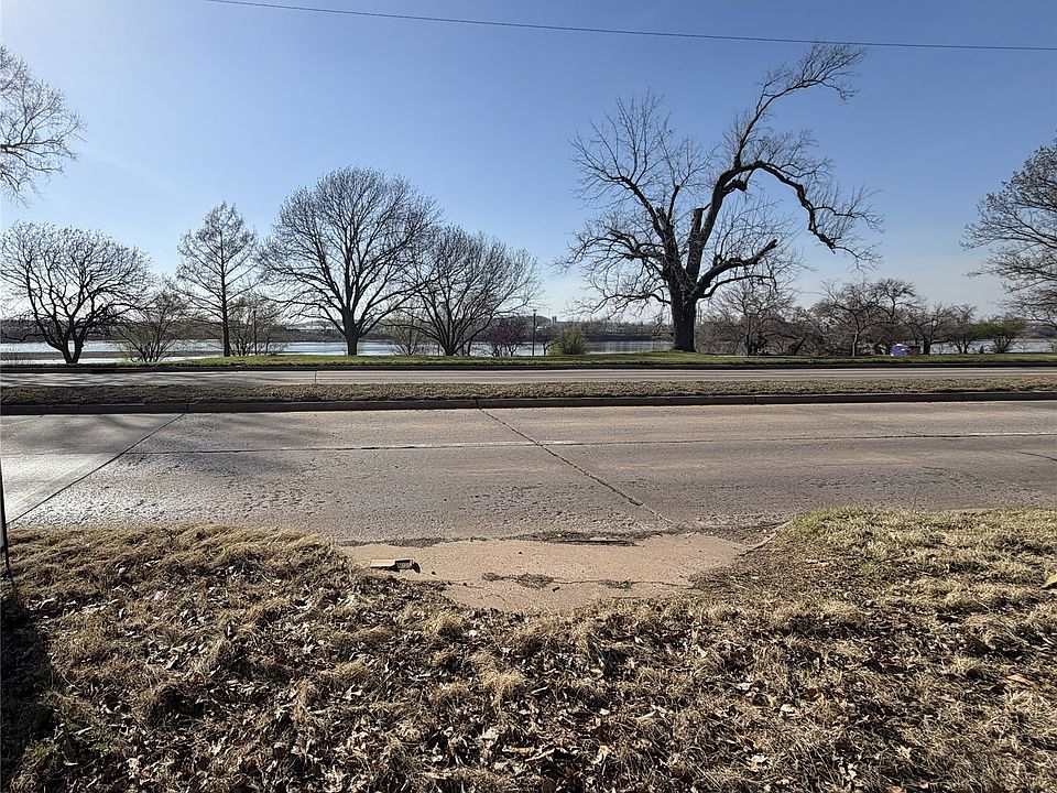 2nd image of 4247 Riverside Dr