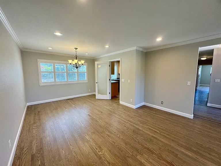 1318 Deb Ct — Photo 7