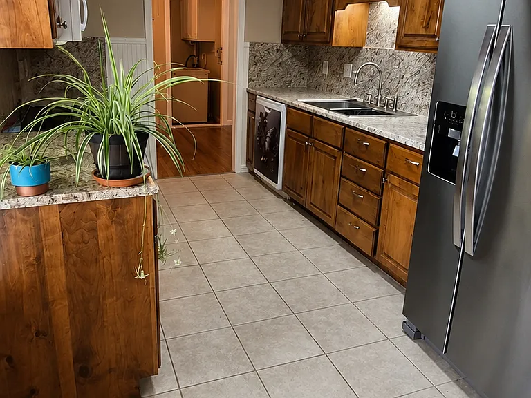 2485 Baylor Ave — Photo 13