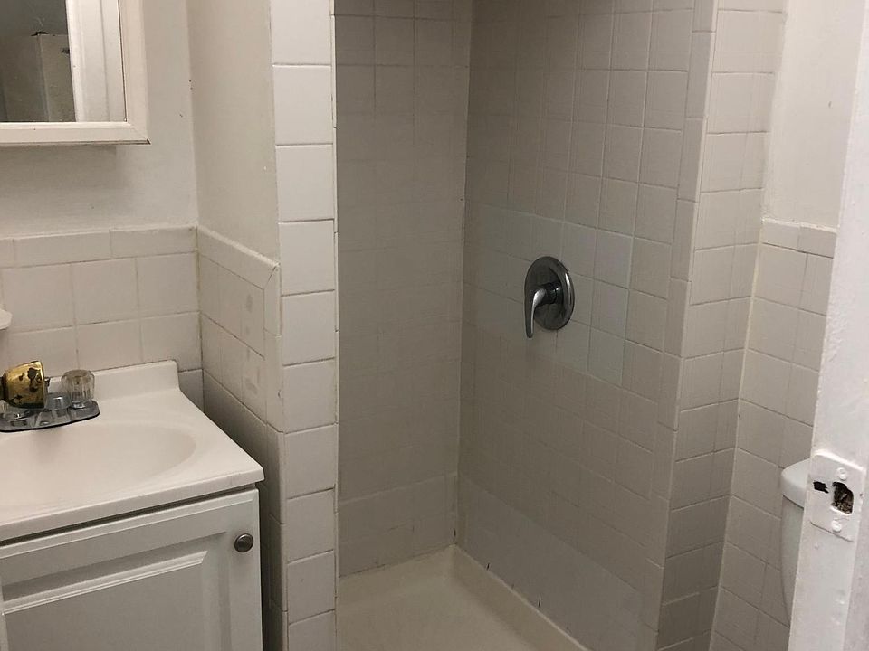 1st image of 363 S 7th Ave Floor 2