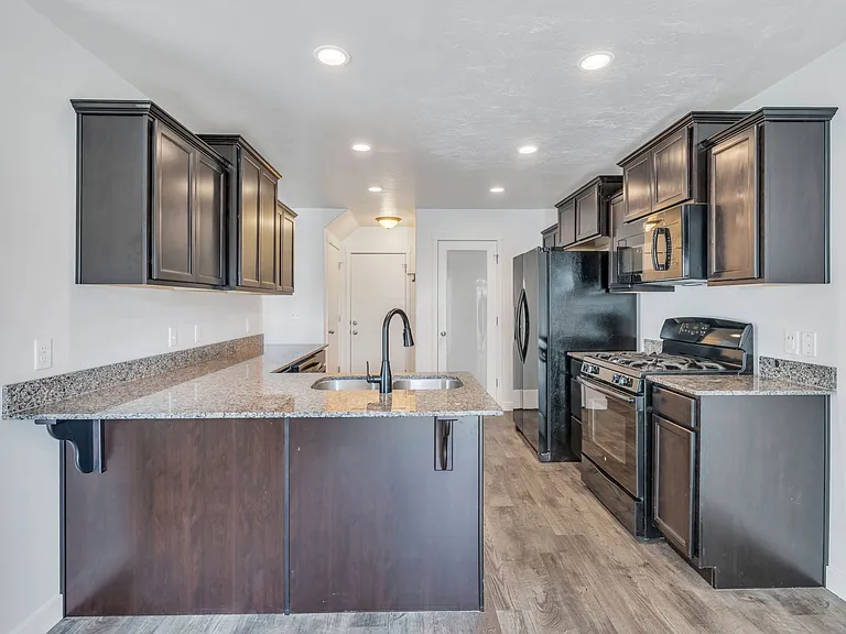 691 W Broad Stripes Dr #1 — Photo 3