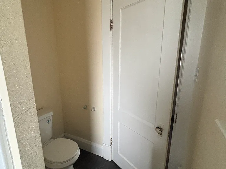 2132 Broadway St #1 — Photo 7