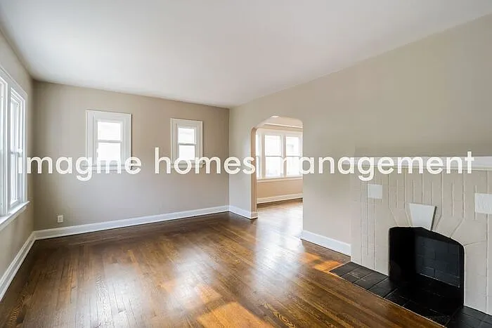 2 bed, 1.0 bath, 960 sqft, $1,750 — Photo 2