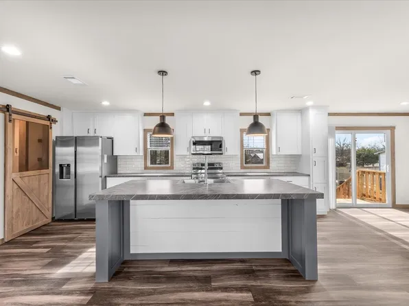 5824 Thousand Oaks Dr, Joshua, TX 76058