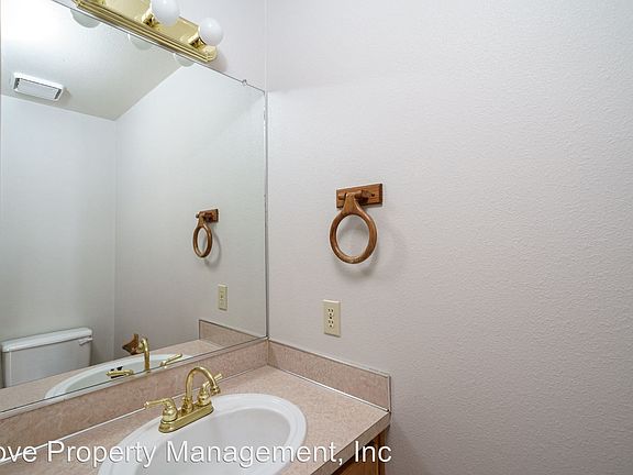 2nd image of 15411 NE 41st St