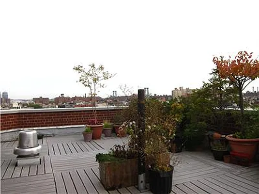 Sold by R New York | media 8