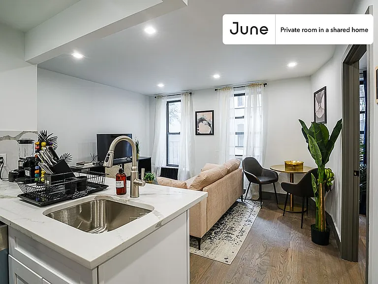 944 Columbus Ave #B — Photo 7