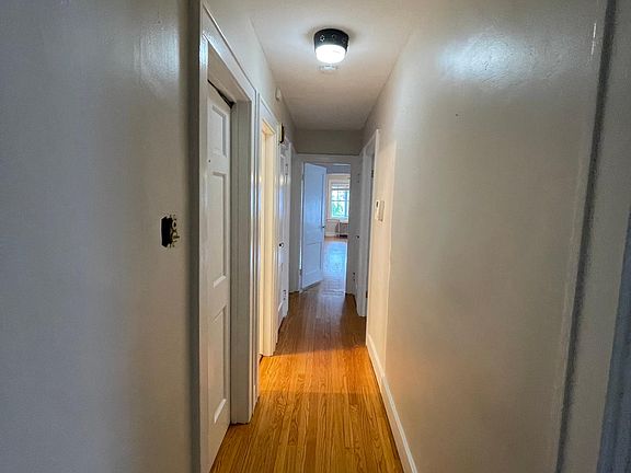 5th image of 6 Edison Ave #1