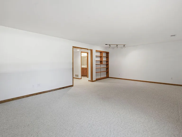 2580 Lochbuie Cir — Photo 24