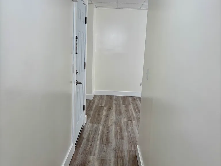 7 Franklin Ave #6 — Photo 3