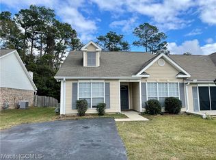 637 Spring Lake Dr W, Mobile, AL 36695