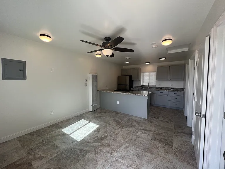 804 W Nectarine Ave #A — Photo 2