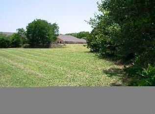 102 Barnett Dr, Lewisville, TX 75077