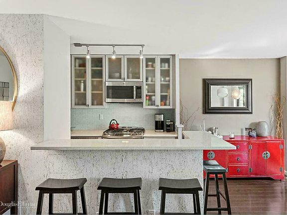 2nd image of 160 W End Ave APT 5D