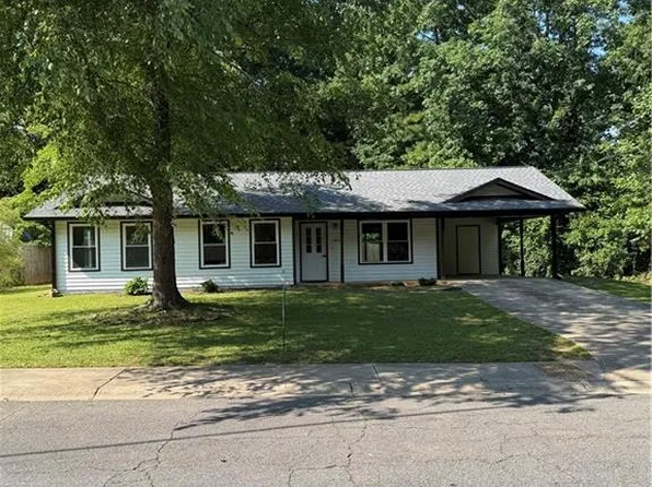 4635 Lois Dr, Sugar Hill, GA 30518