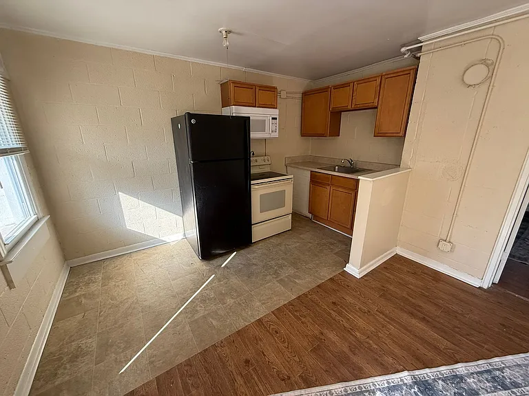 1119-1 Gurley St — Photo 10