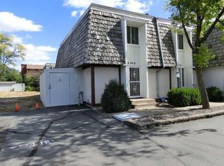 6046 Golden Valley Rd, Golden Valley, MN 55422