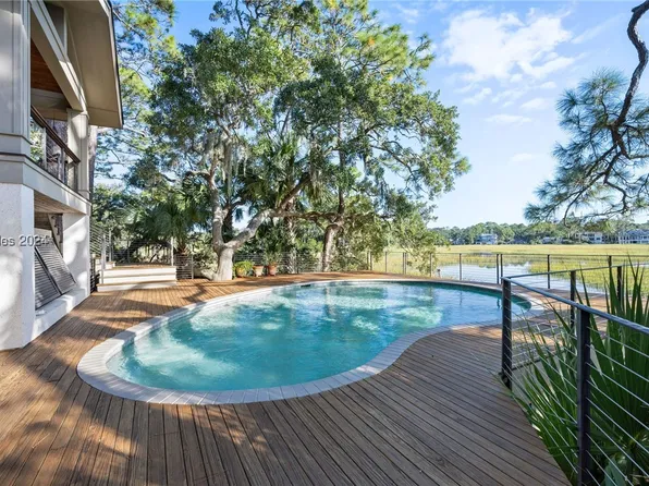 23 Gull Point Rd, Hilton Head Island, SC 29928