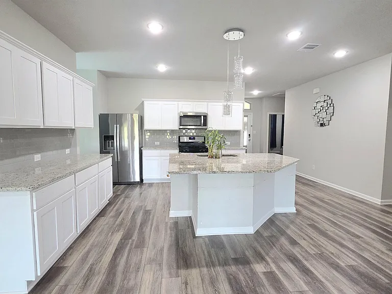 13931 Malbec Ave — Photo 2