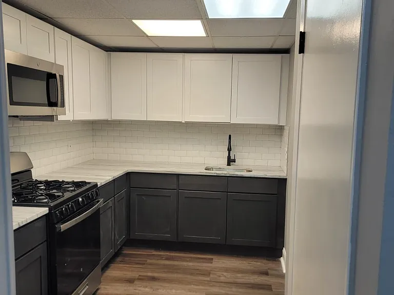 2204 Greenwood Dr — Photo 14