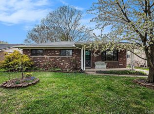 3410 Pasadena Dr, Troy, MI 48083