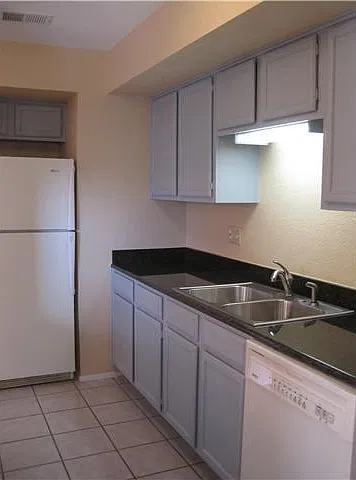 2 bed, 2.0 bath, 1056 sqft, $1,450 — Photo 4