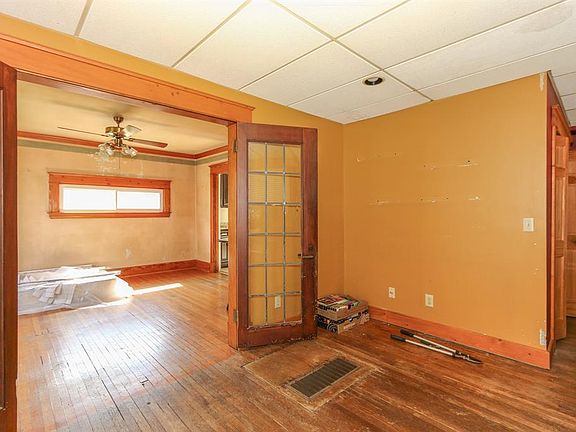 2nd image of 3407 Cowie Ave