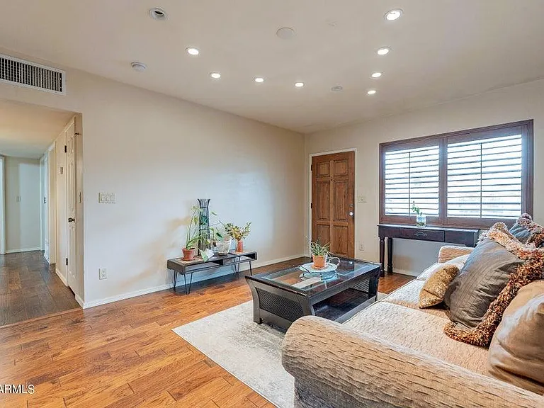 4635 N 24th Pl — Photo 2