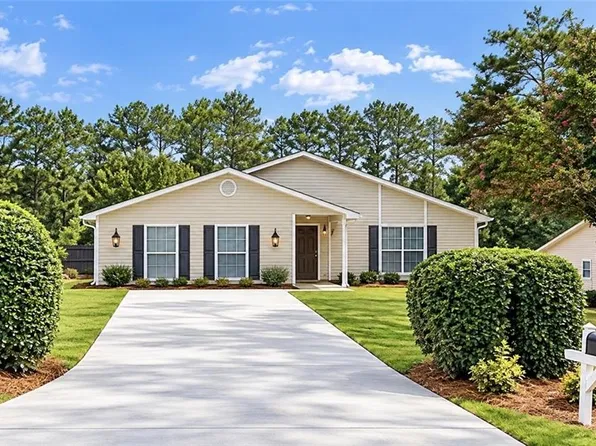 282 Park Ridge Ct, Riverdale, GA 30274