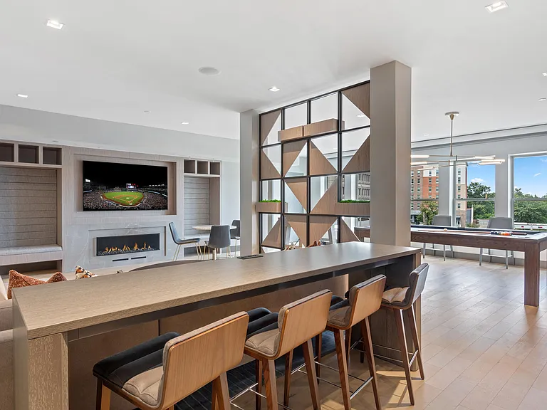 Westmont Apartments — Photo 18