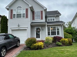 58 Tanbark Dr, Parlin, NJ