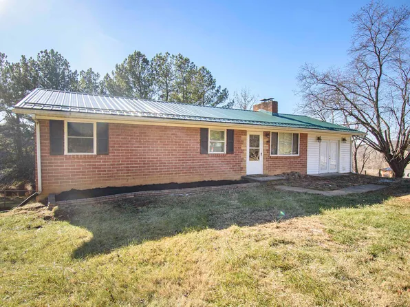 284 Easy St, Christiansburg, VA 24073