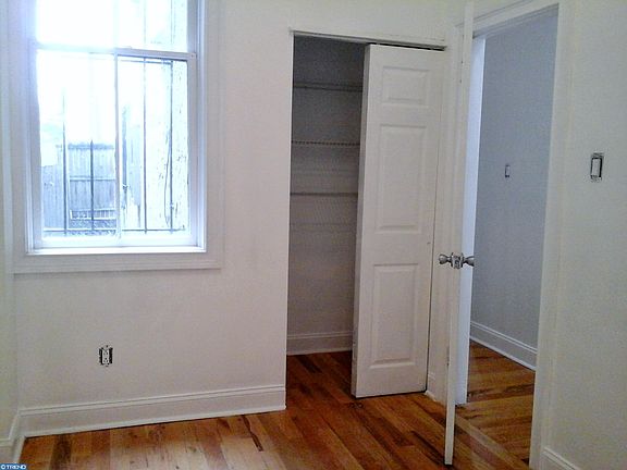2nd image of 2814 Poplar St #1
